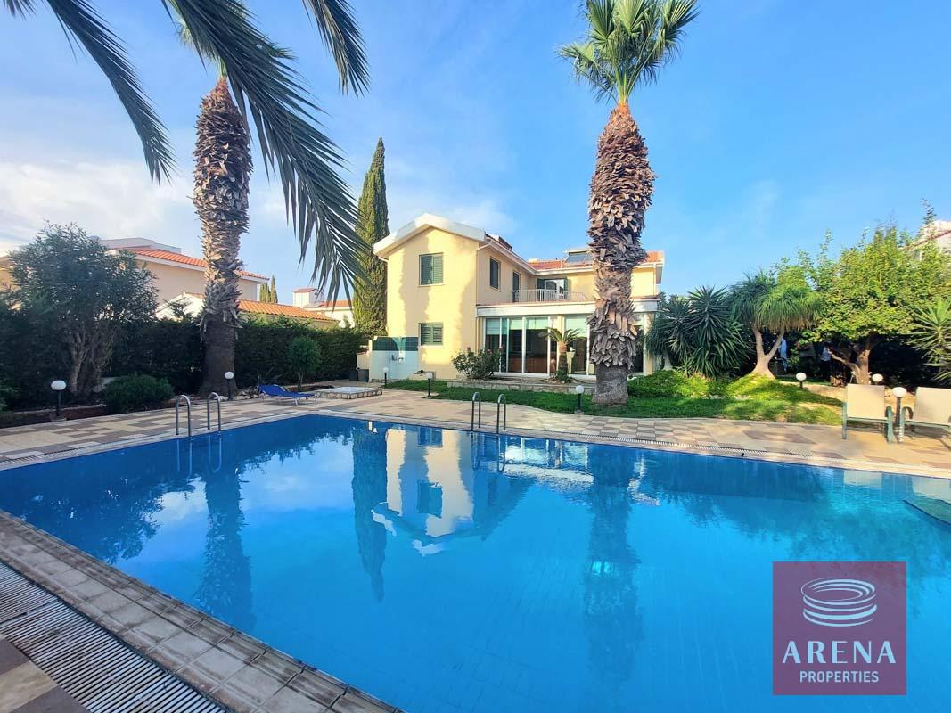 6-villa-in-ayia-triada-8108