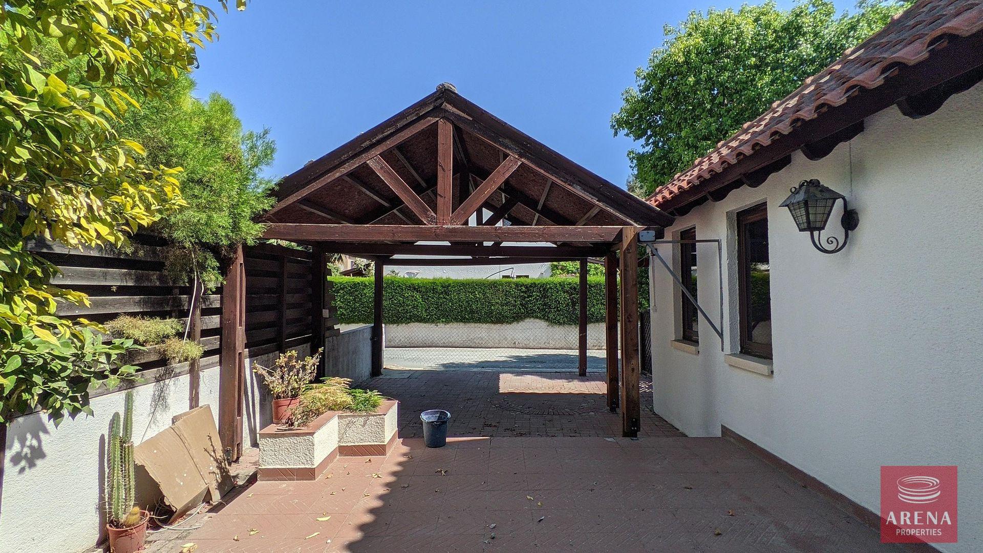 6-villa-in-oroklini-8660