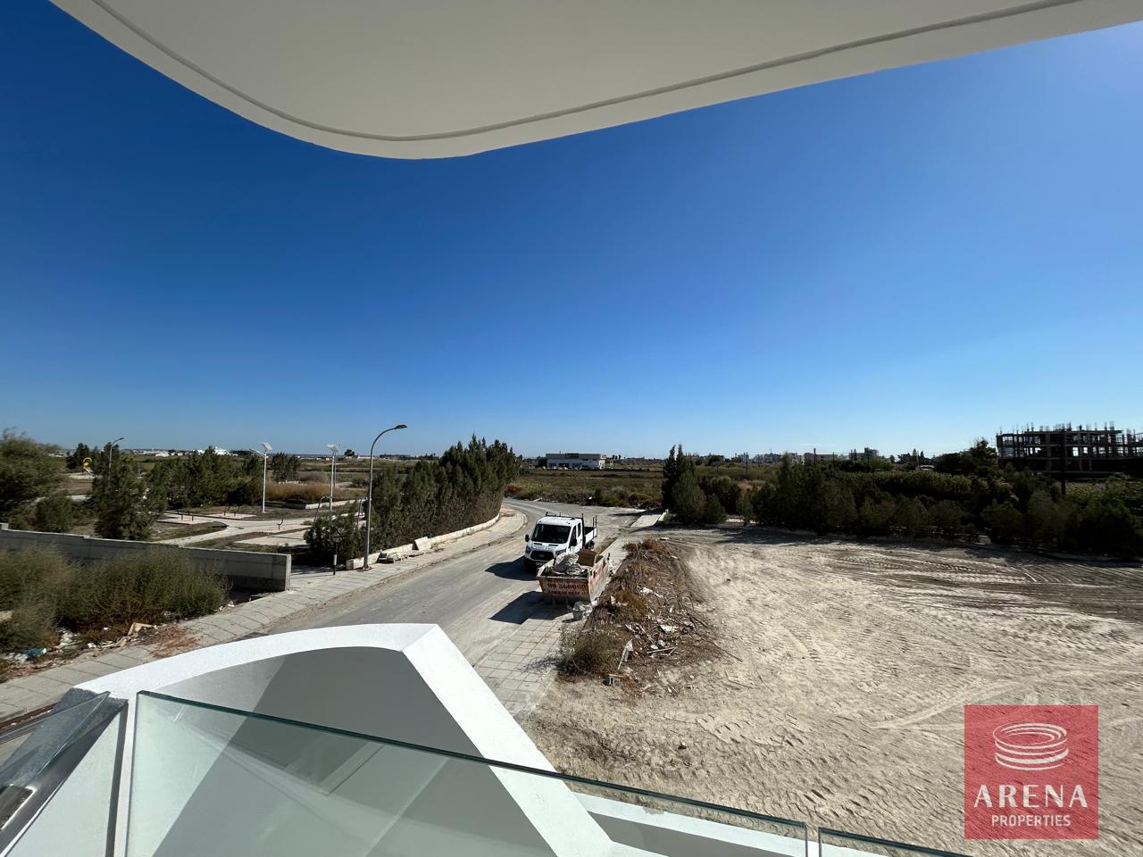 7-1-BED-APT-IN-NEW-MARINA-AREA-8738