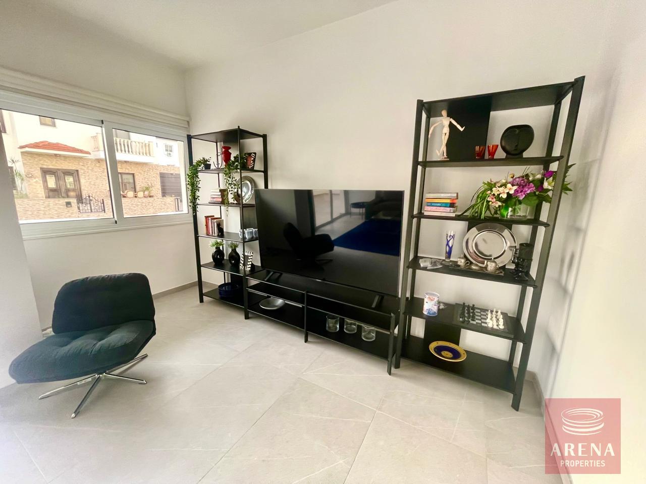 7-2-BED-APT-LIVADIA-8048-2