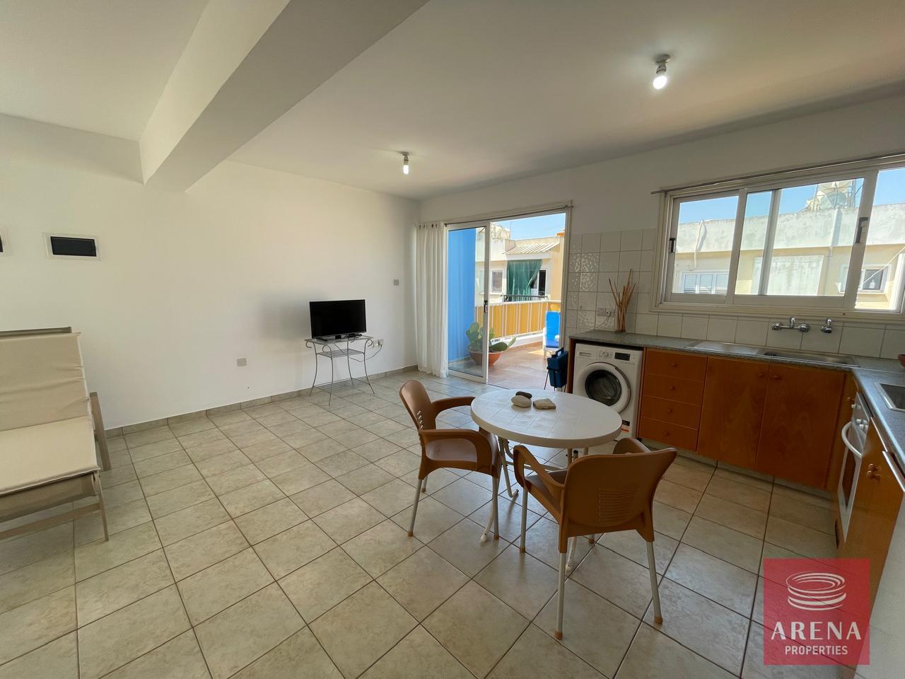 7-2-BED-APT-PARALIMNI-8509