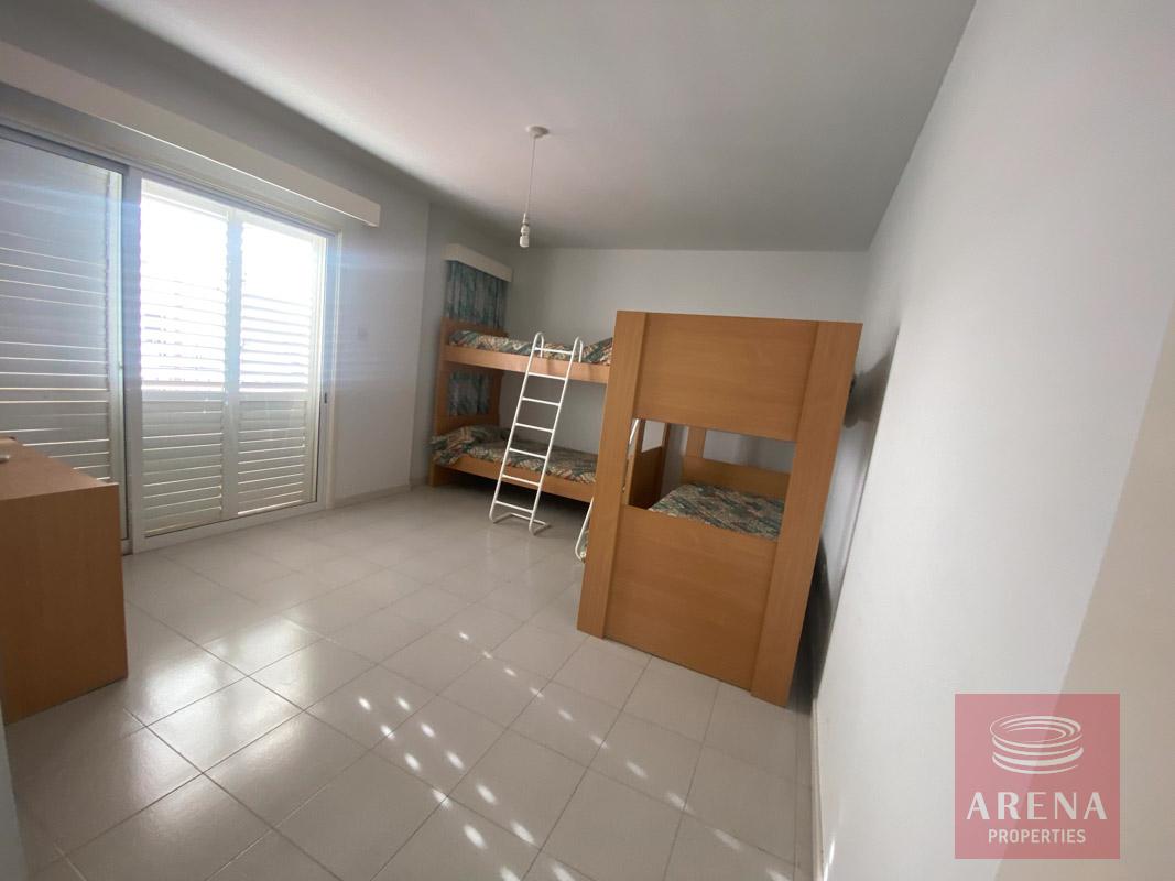 7-2-BED-FLAT-IN-kapparis-6751-2