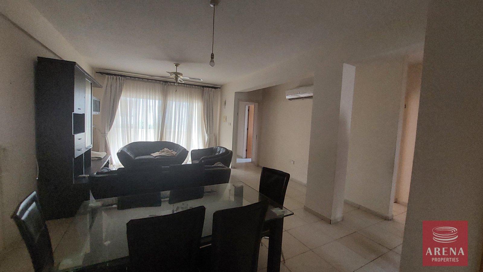 7-3-BED-APT-LARNACA-8847-1