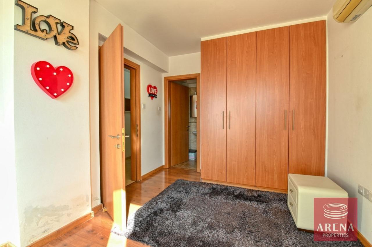 7-3-BED-APT-PARALIMNI-7739