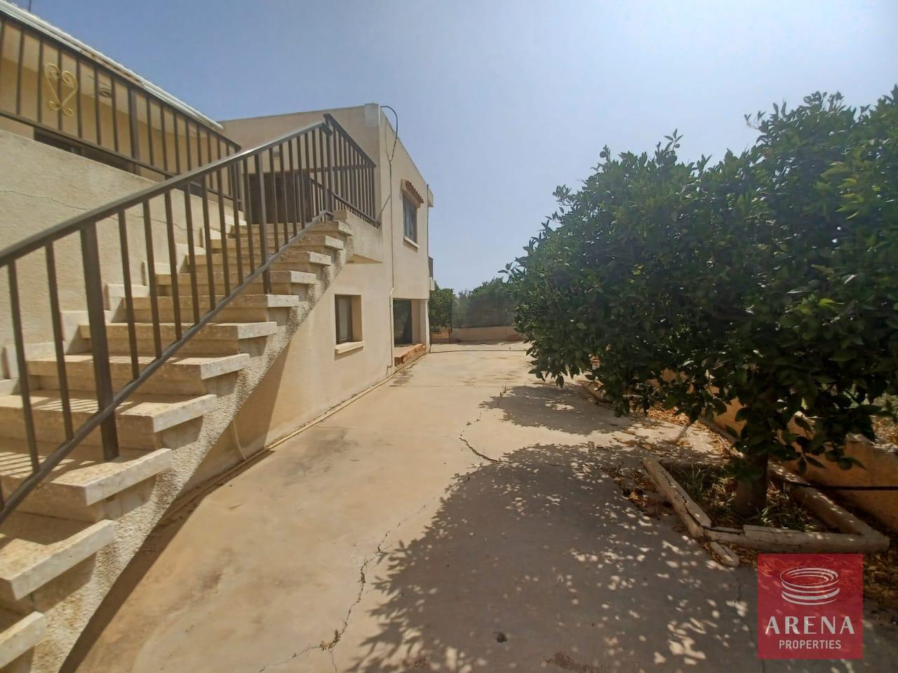 7-3-BED-HOUSE-IN-DERYNIA-7162