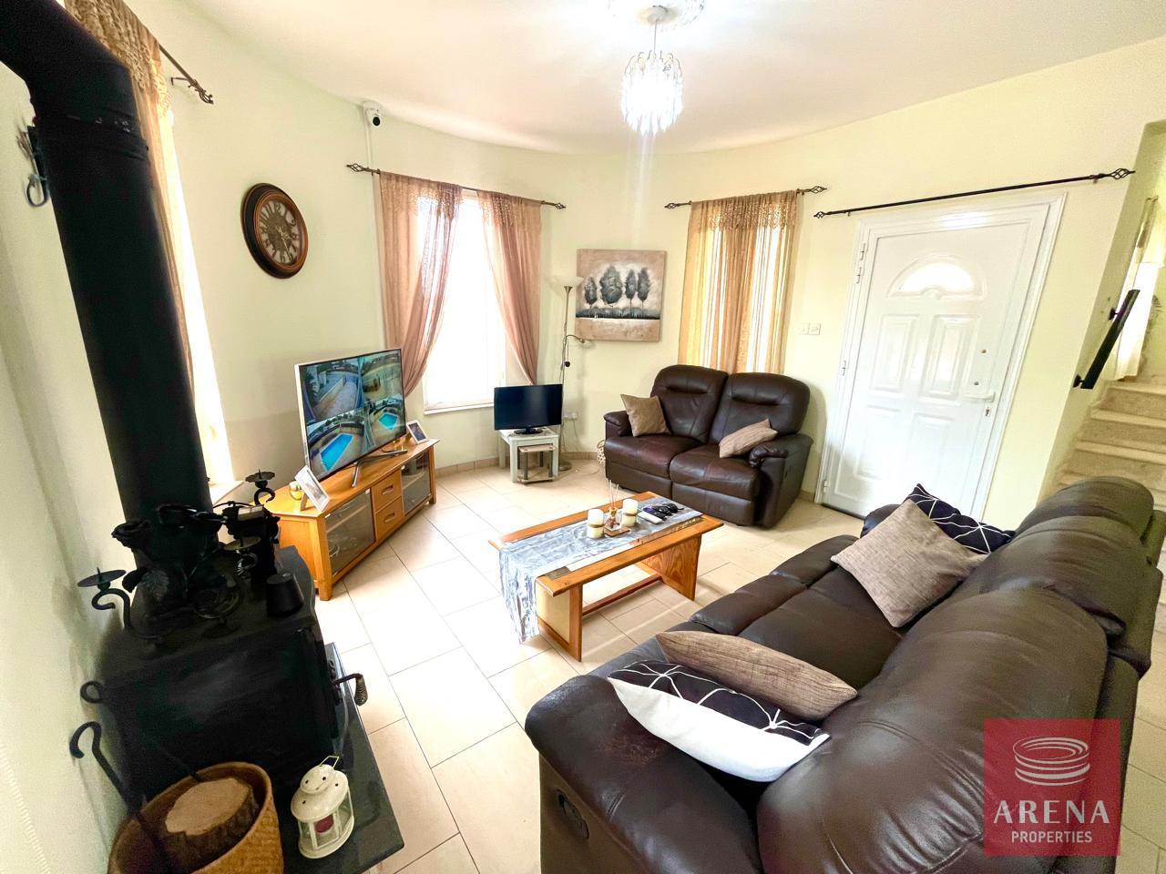 7-3-BED-VILLA-FRENAROS-8586