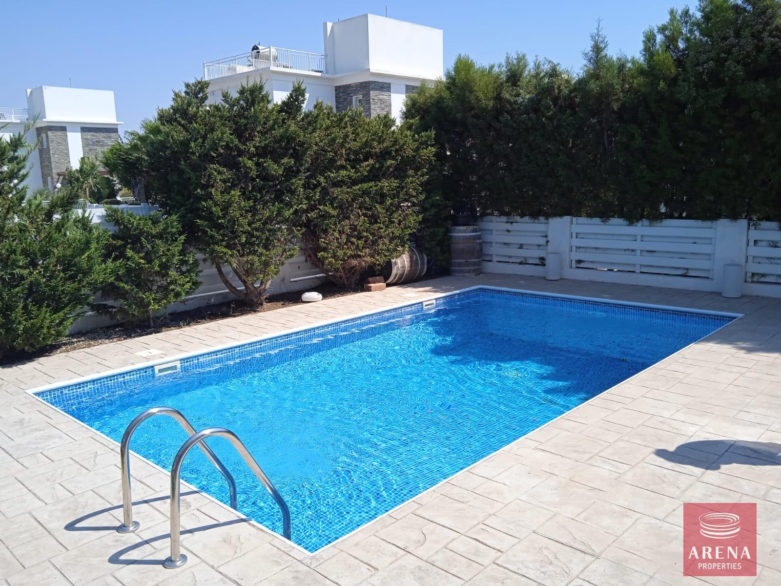 7-3-BED-VILLA-PERVOLIA-8426