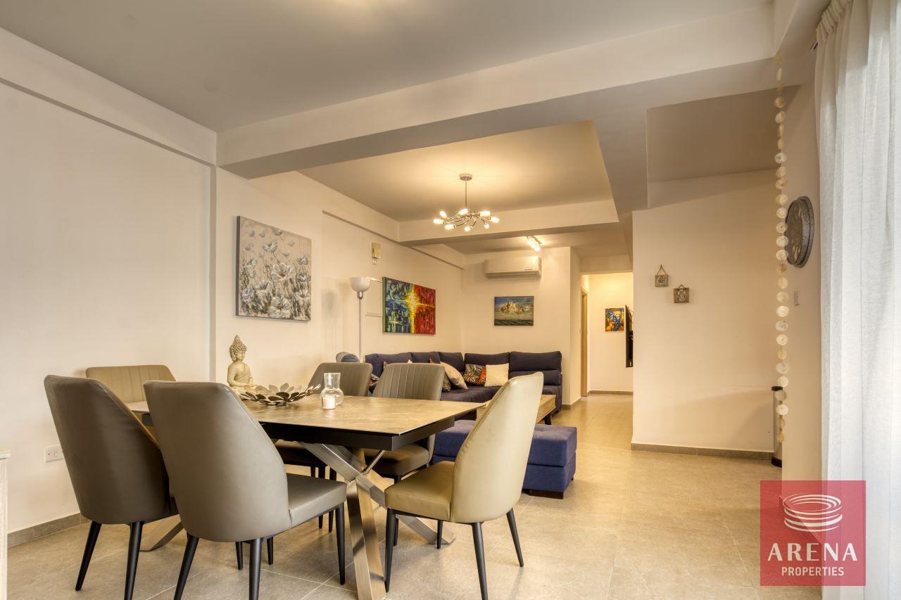 7-3-bed-apt-derynia-6906