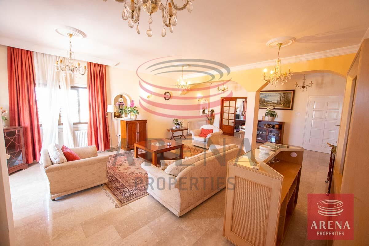 7-3-bed-apt-for-rent-in-paralimni-5671