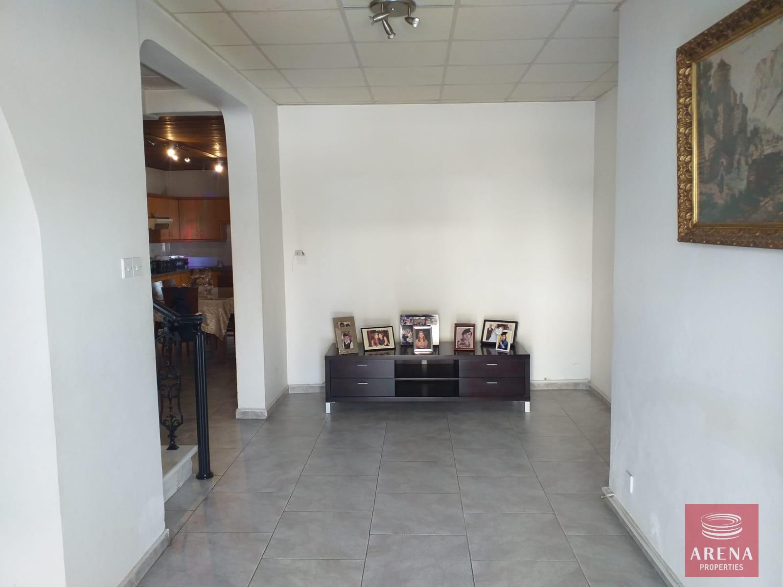 7-3-bed-house-in-chrisopolitissa-7167-1