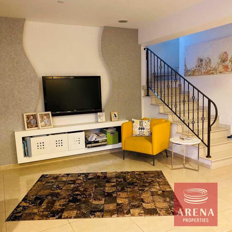 7-4-bed-link-det-villa-in-Livadia-6378