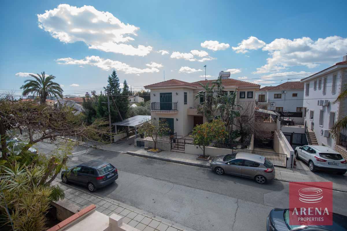 7-4-bed-villa-in-Aradippou-6040-1