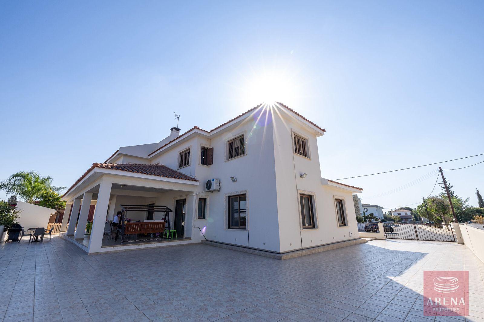 7-5-bed-villa-kiti-10152-5