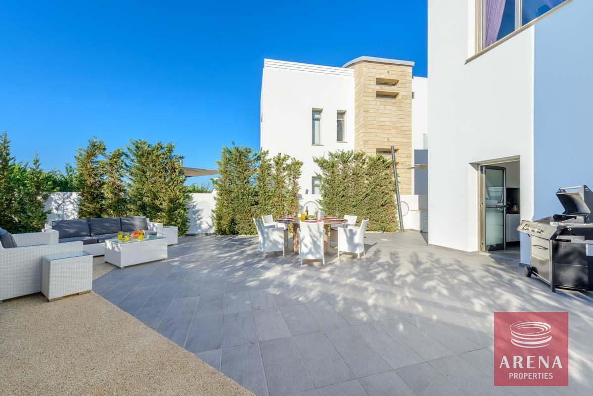 7-6-BED-VILLA-PROARAS-8444