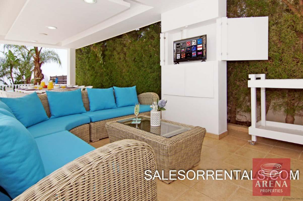 7-6-BED-villa-in-paralimni-5449