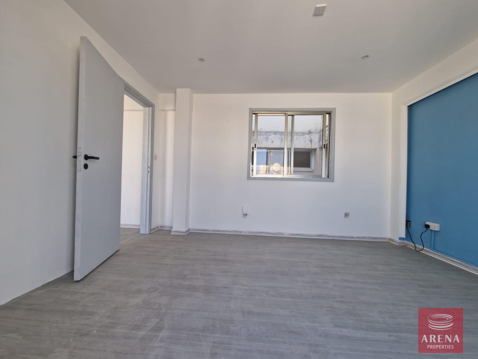 7-APT-IN-DROSHIA-7470