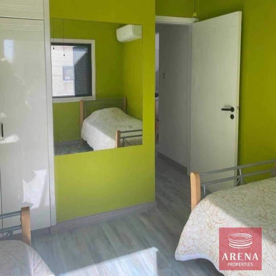 7-APT-IN-MAKENZY-8564