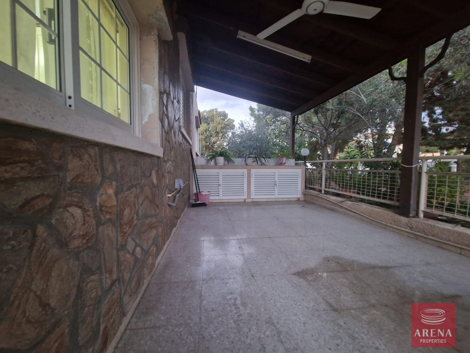 7-HOUSE-IN-VERGINA-AREA-8837