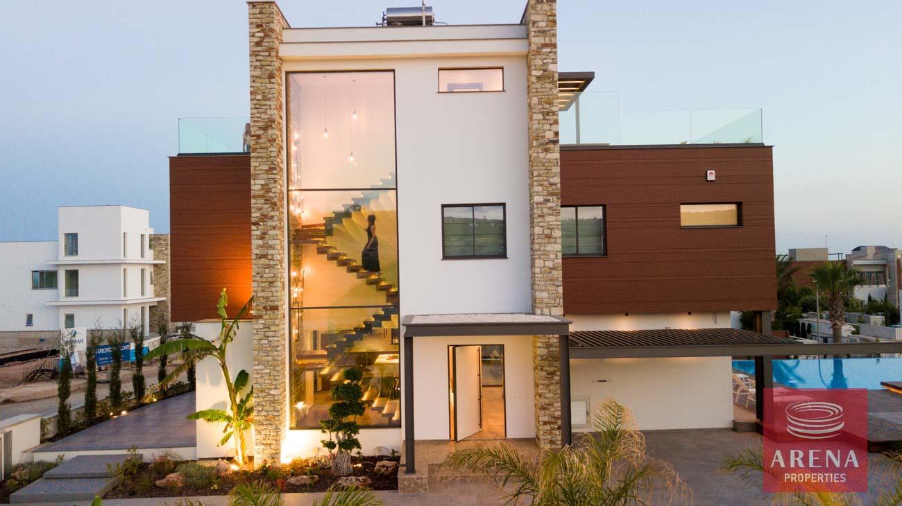 7-VILLA-IN-AYIA-NAPA-7040