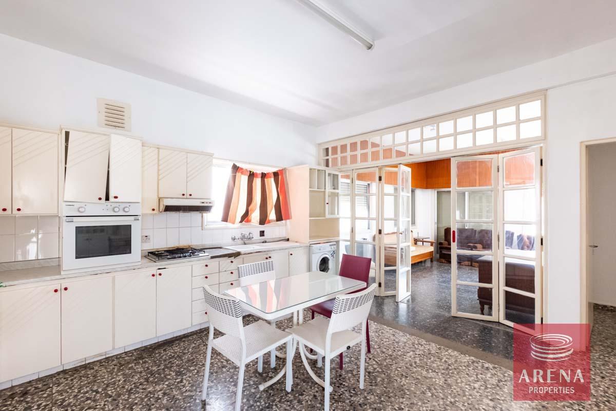 7b018a8a90beb5f162846972dca84fc0-1