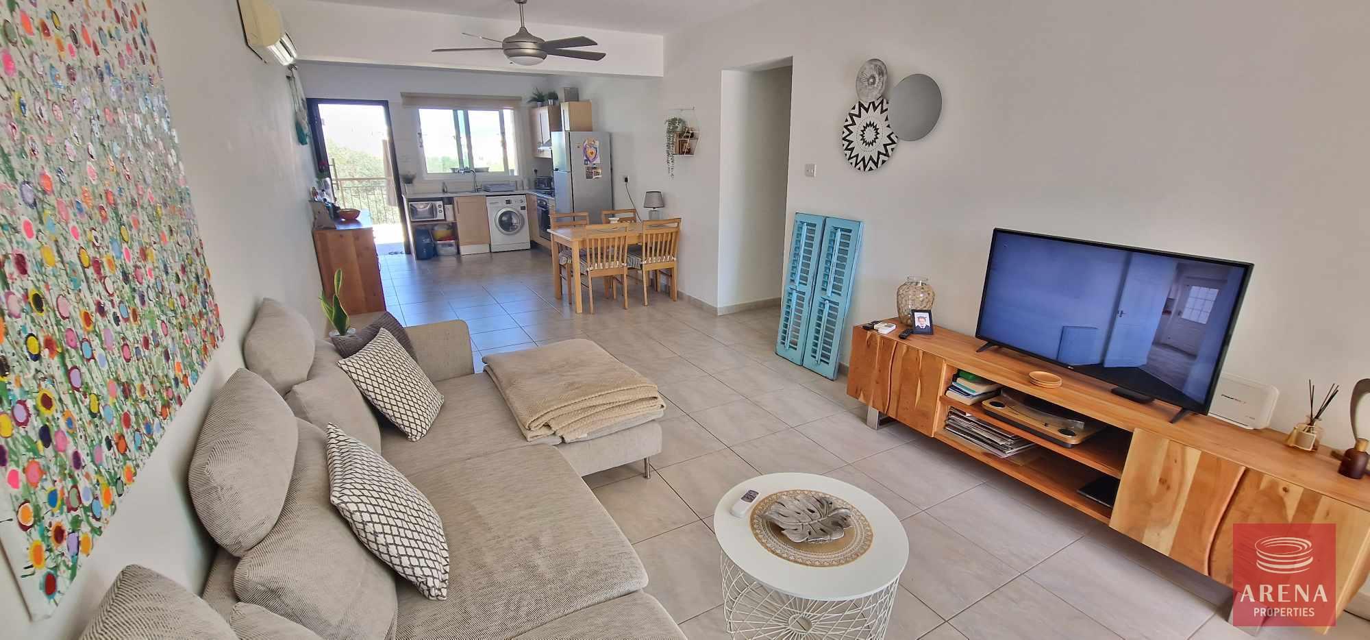 8-1-bed-apt-kapparis-7439