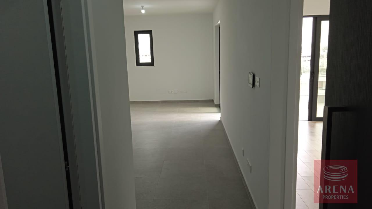 8-2-BED-APT-ARADIPPOU-9306