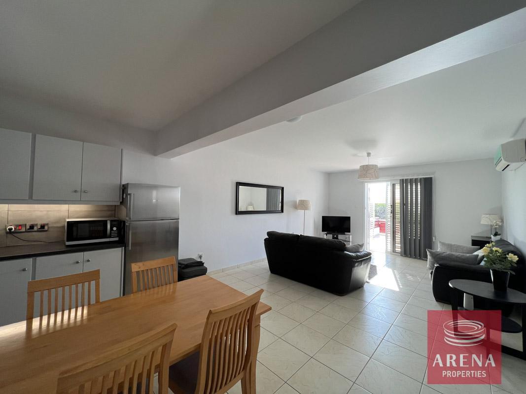 8-2-BED-APT-KAPPARIS-8197