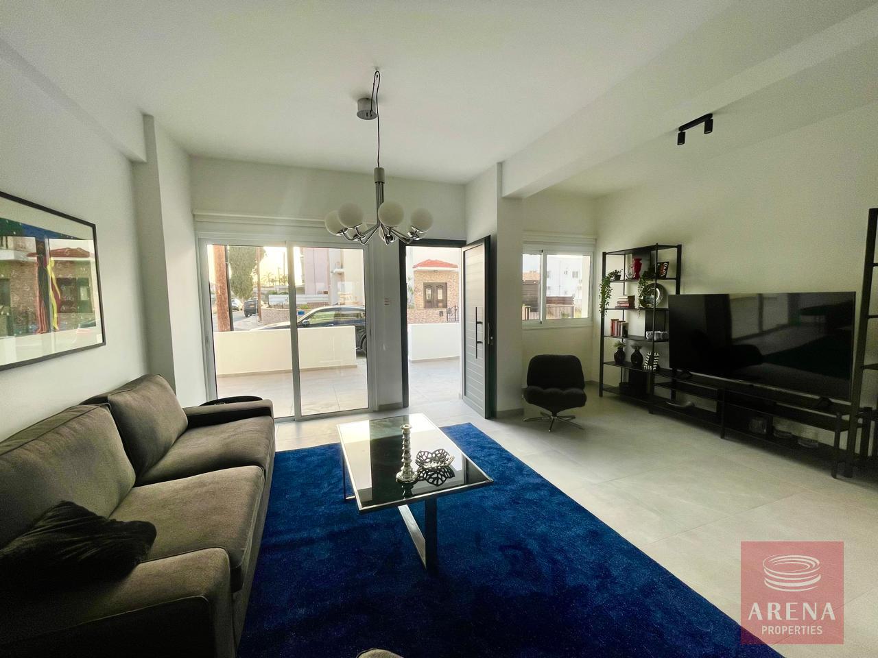 8-2-BED-APT-LIVADIA-8048-2