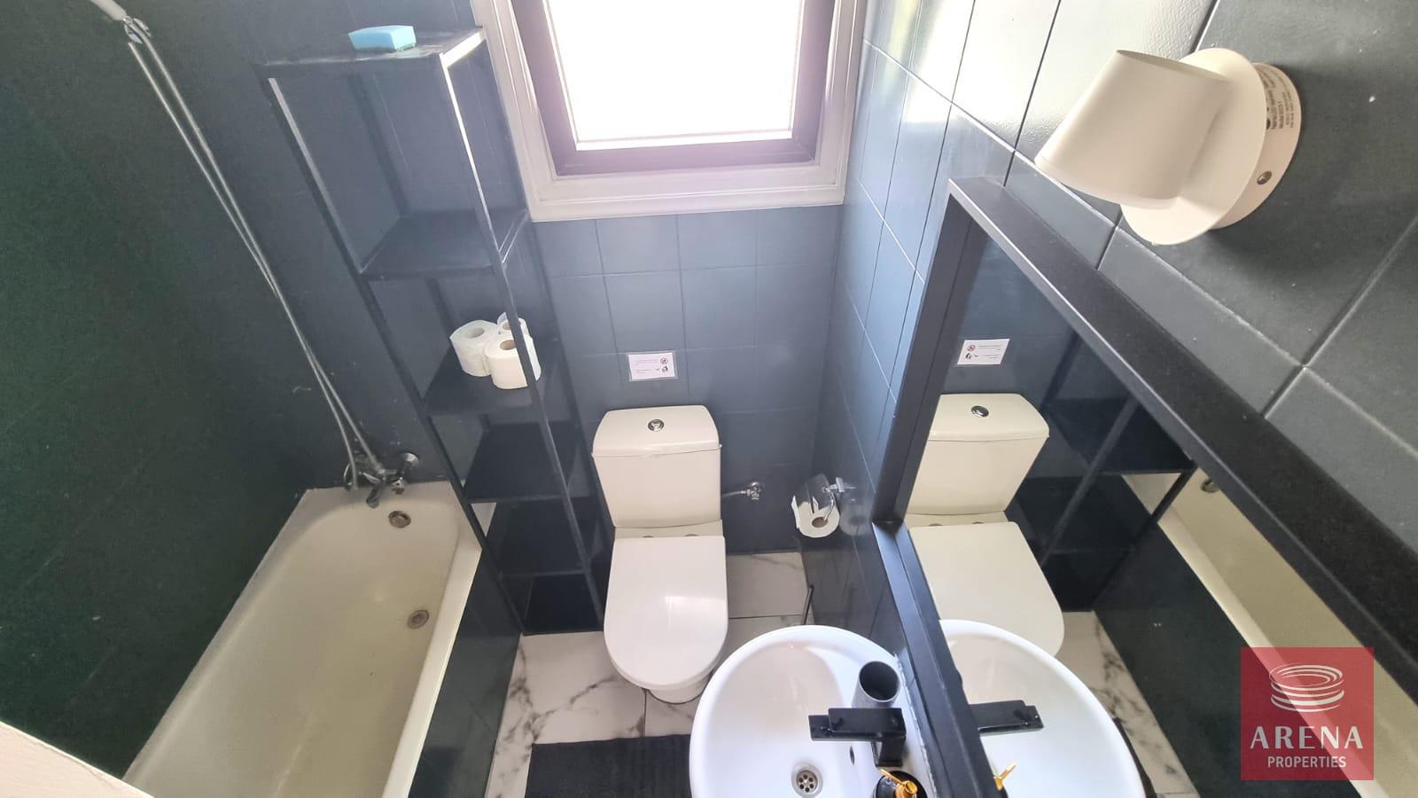 8-2-BED-APT-MAKENZY-8696