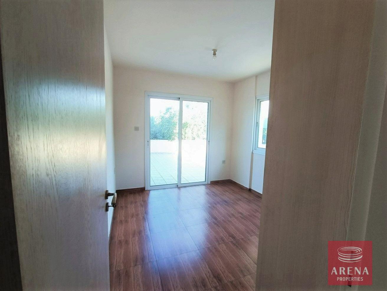 8-2-BED-APT-PARALIMNI-6498