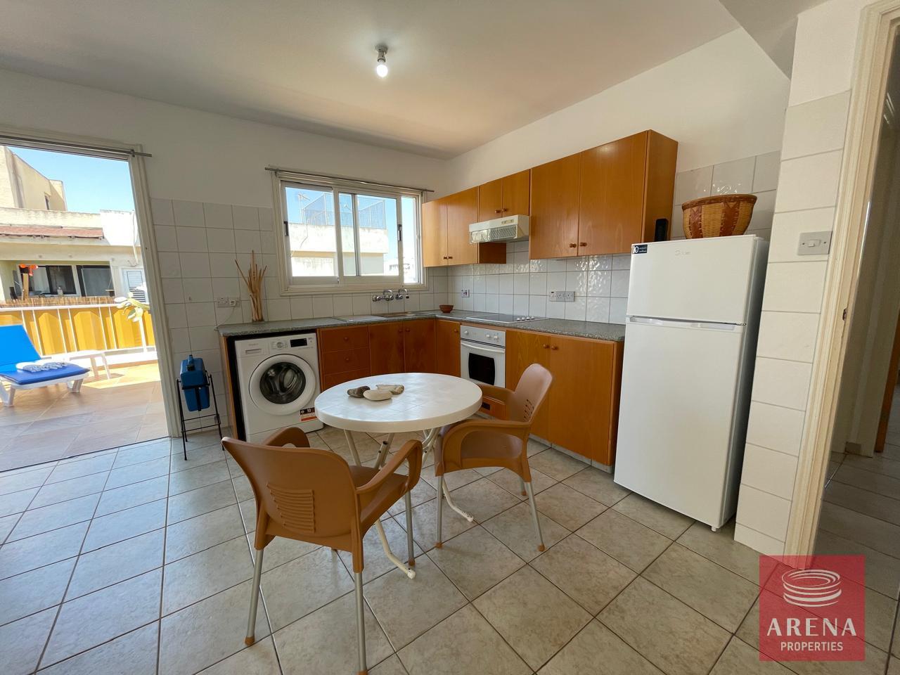 8-2-BED-APT-PARALIMNI-8509