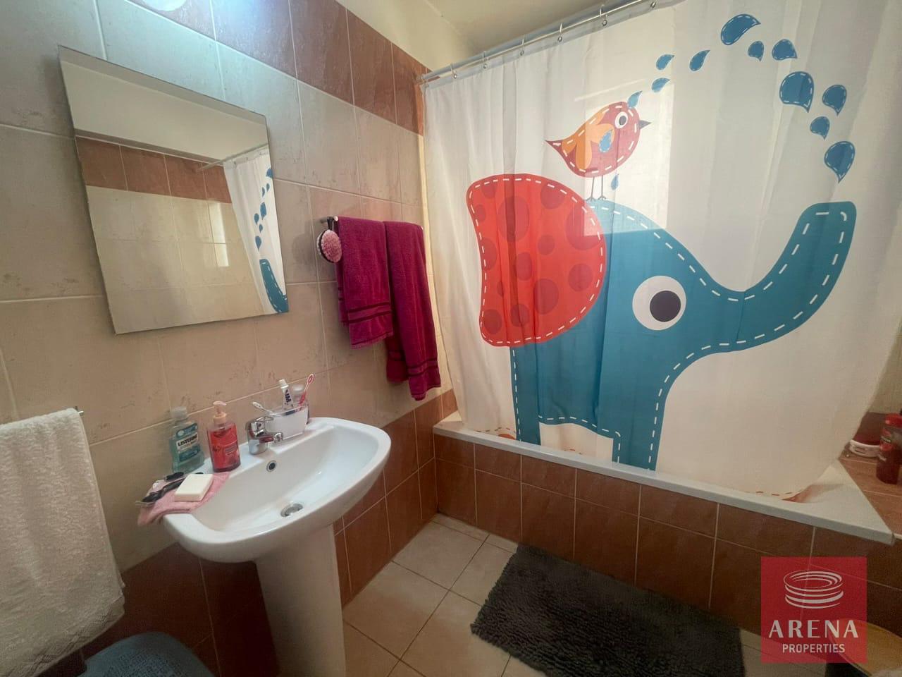 8-2-BED-APT-PARALIMNI-8925