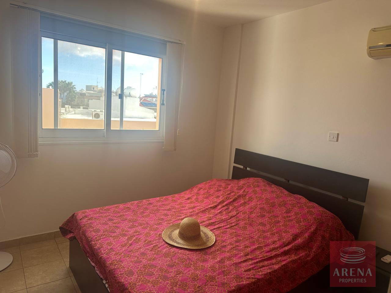 8-2-BED-APT-PARALIMNI-9114-1