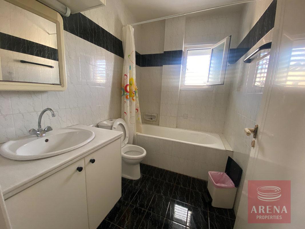 8-2-BED-FLAT-IN-kapparis-6751-2