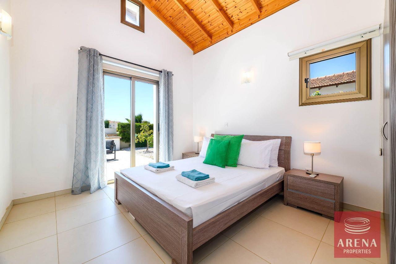 8-3-BED-BUNG-AYIA-THEKLA-7409-2