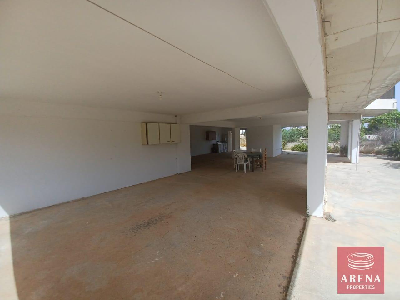 8-3-BED-HOUSE-IN-DERYNIA-7162