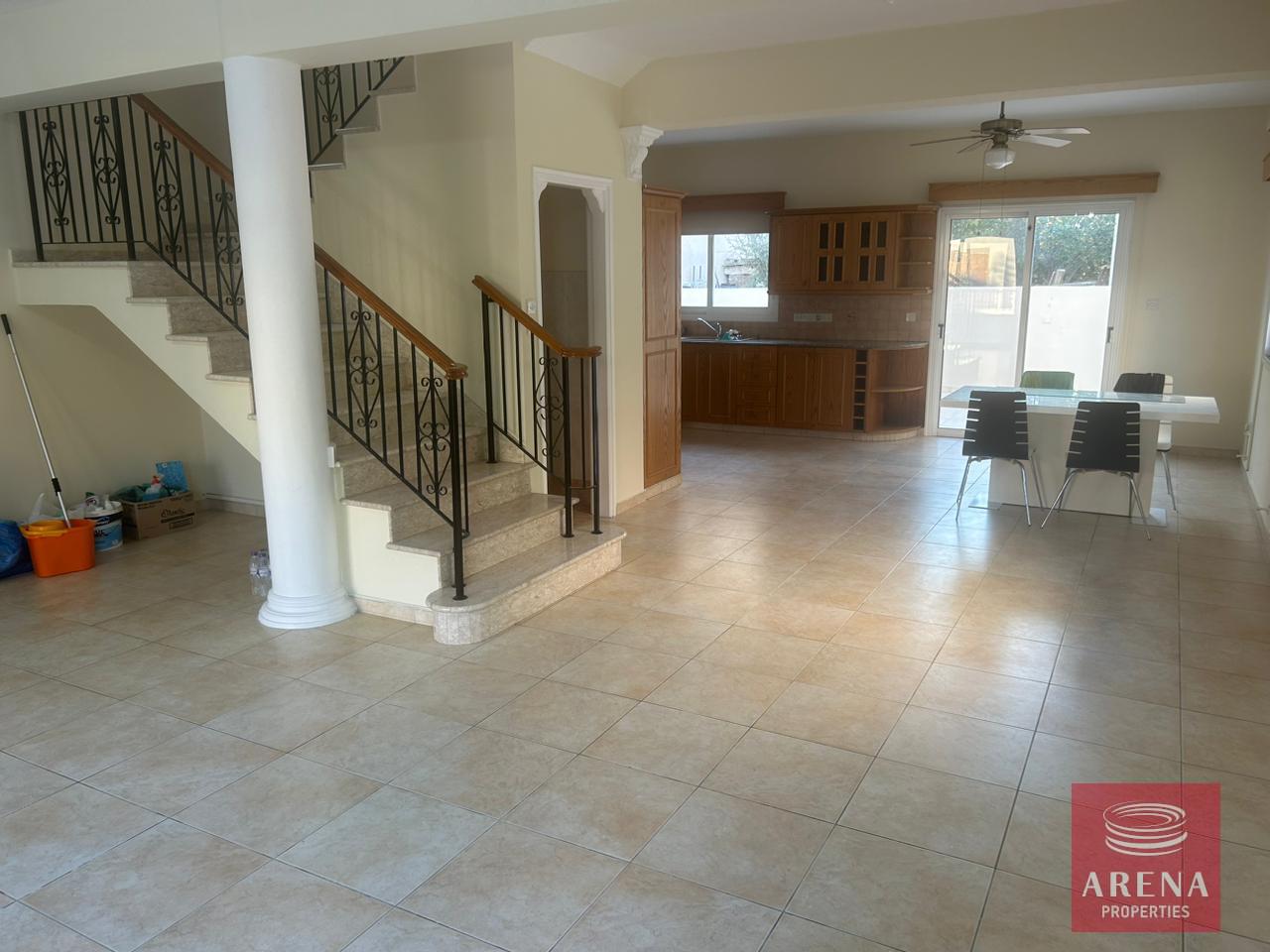 8-3-BED-HOUSE-IN-KRASA-7678