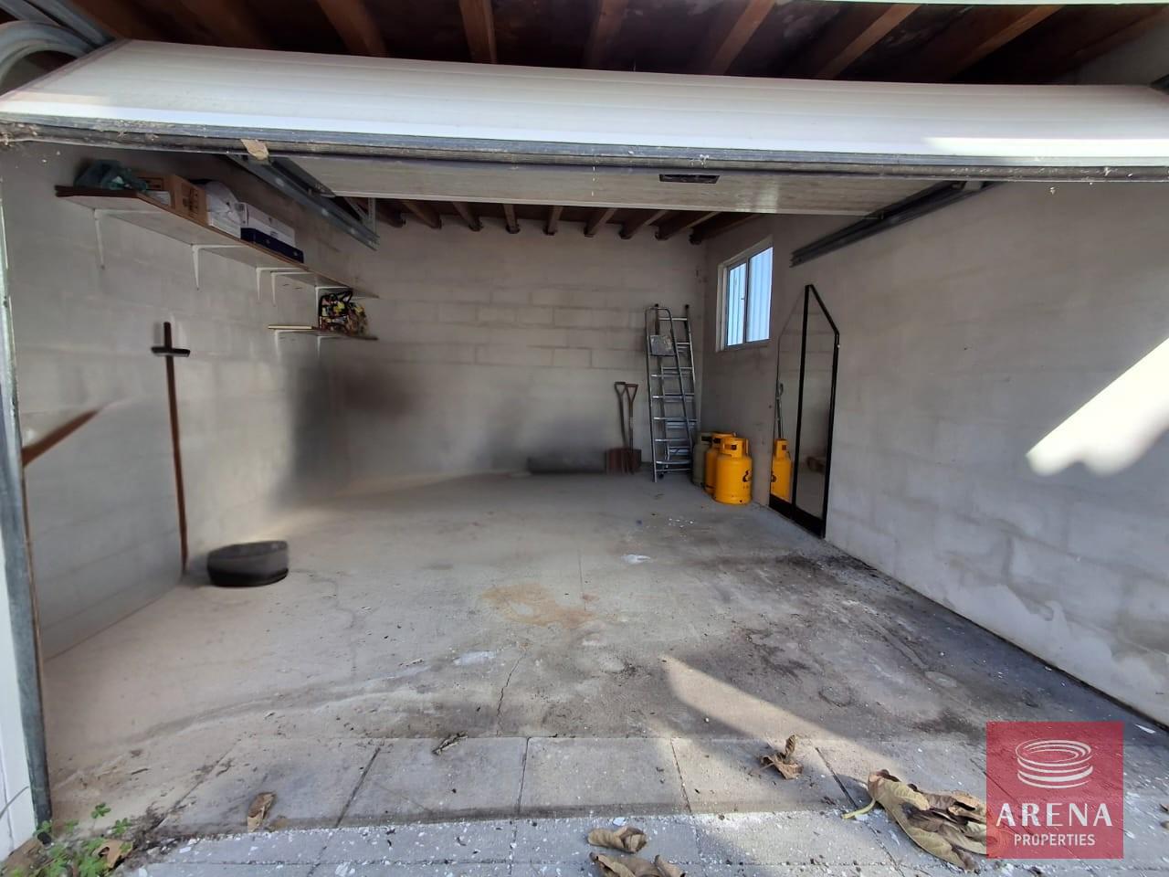 8-3-BED-VILLA-ARADIPPOU-9115