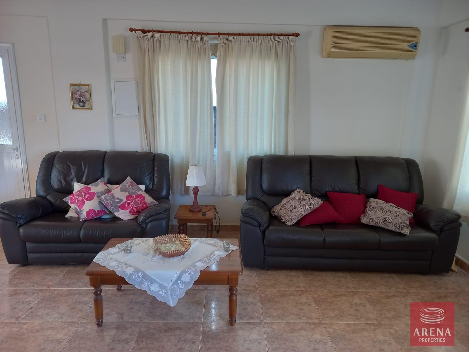 8-3-BED-VILLA-FOR-RENT-FRENAROS-8606