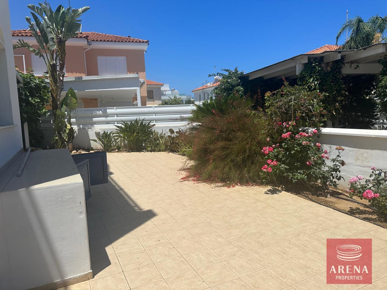 8-3-BED-VILLA-IN-AYIA-TRIADA-8083