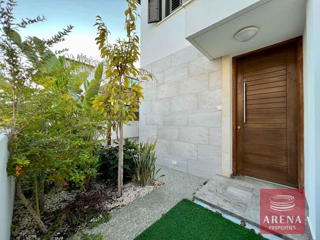 8-3-BED-VILLA-IN-AYIA-TRIADA-FOR-SALE-6582-1