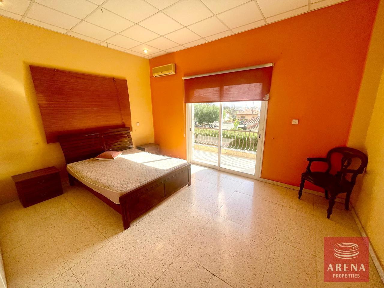 8-3-BED-VILLA-PERVOLIA-9097-1