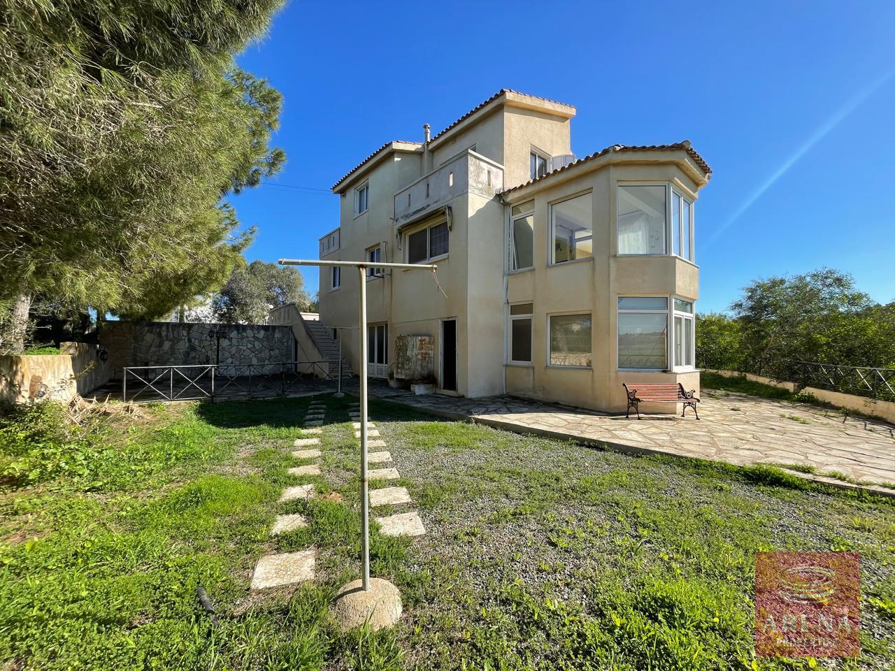 8-3-BED-VILLA-PROTARAS-9331
