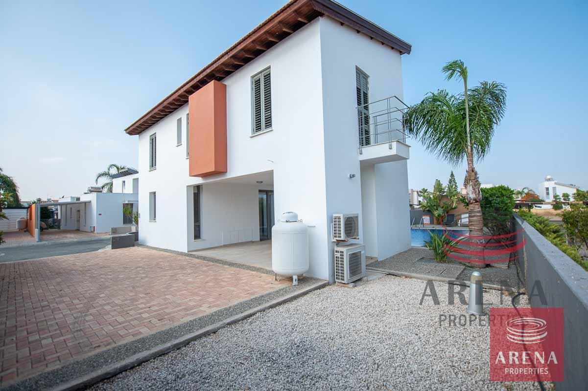 8-3-Bed-villa-in-ayia-thekla-5700