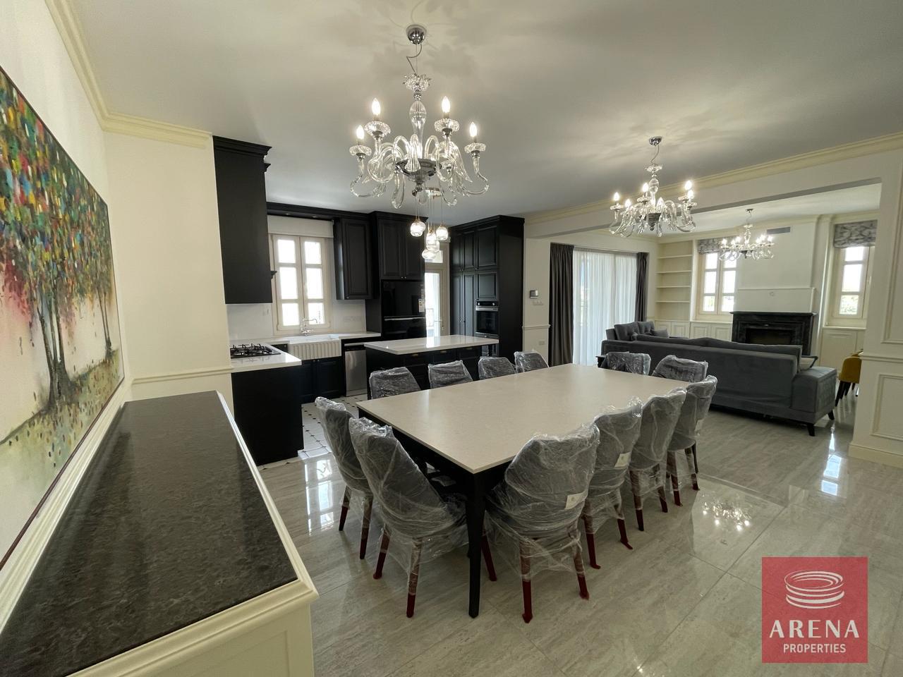 8-4-BED-DUPLEX-7774-1