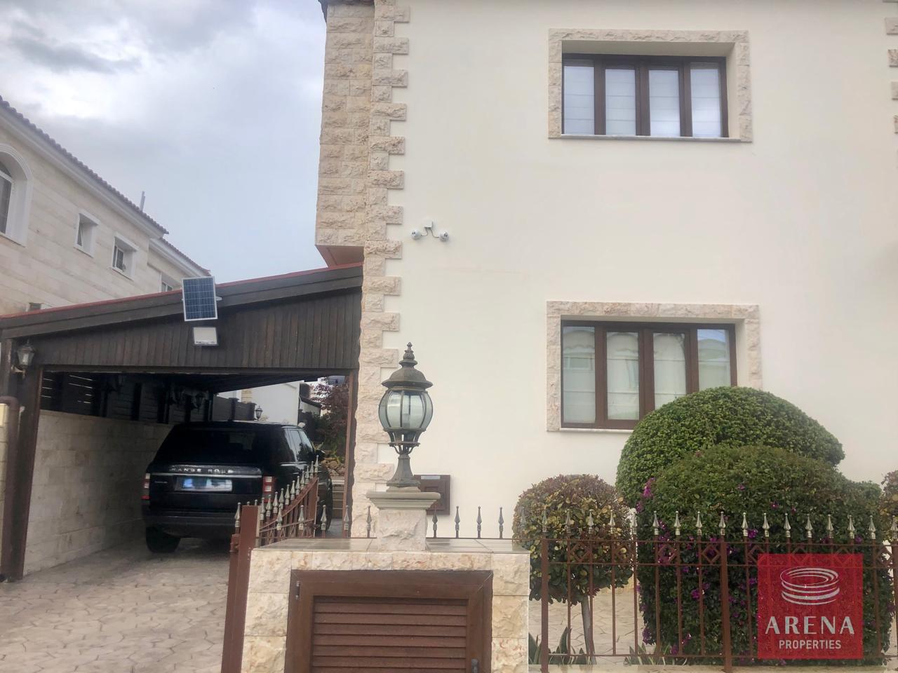 8-4-BED-VILLA-IN-DEKELIA-8422