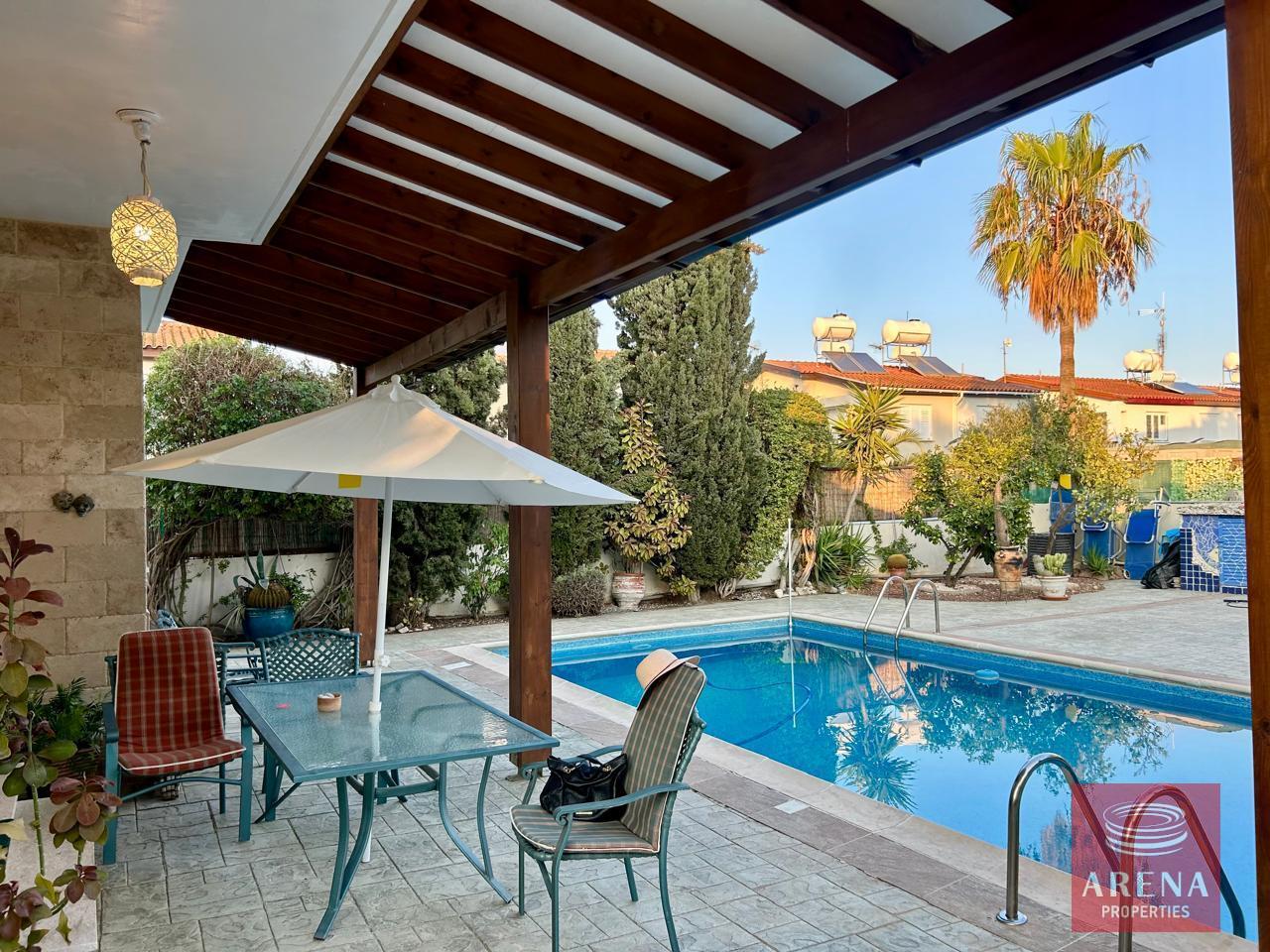 8-4-BED-VILLA-PERVOLIA-8659