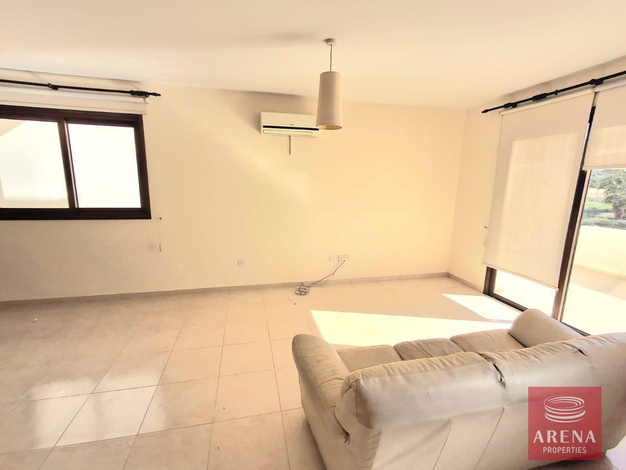 8-4-bed-villa-in-alethriko-9072