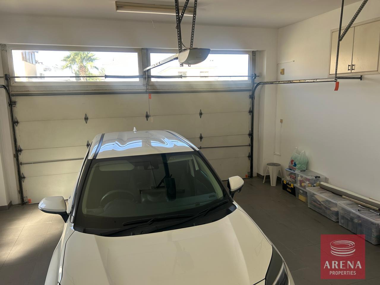 8-5-BED-VILLA-IN-LARNACA-8878