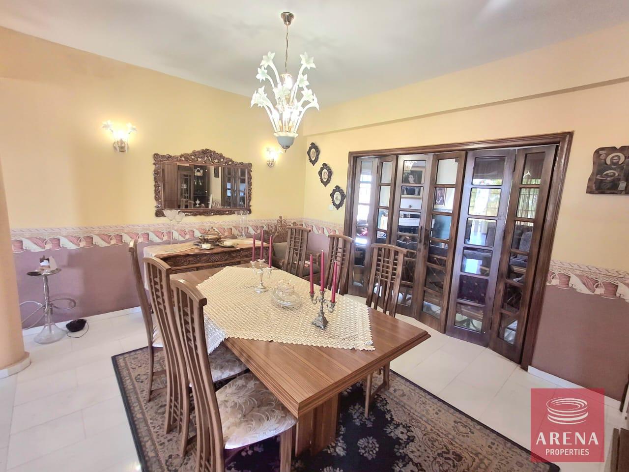 8-5-BED-VILLA-LIVADIA-9182